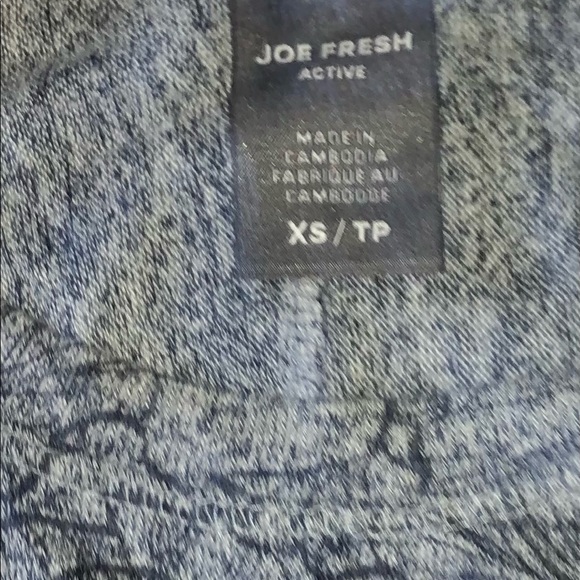 various tops selling as bundle or seperates - Picture 5 of 6